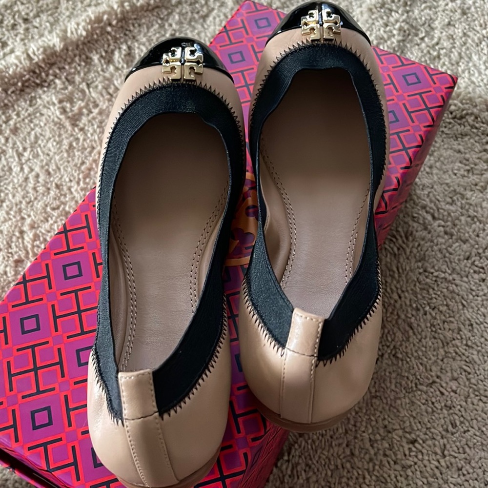 Tory Burch Leather Flats Nude and Black Cap Toe